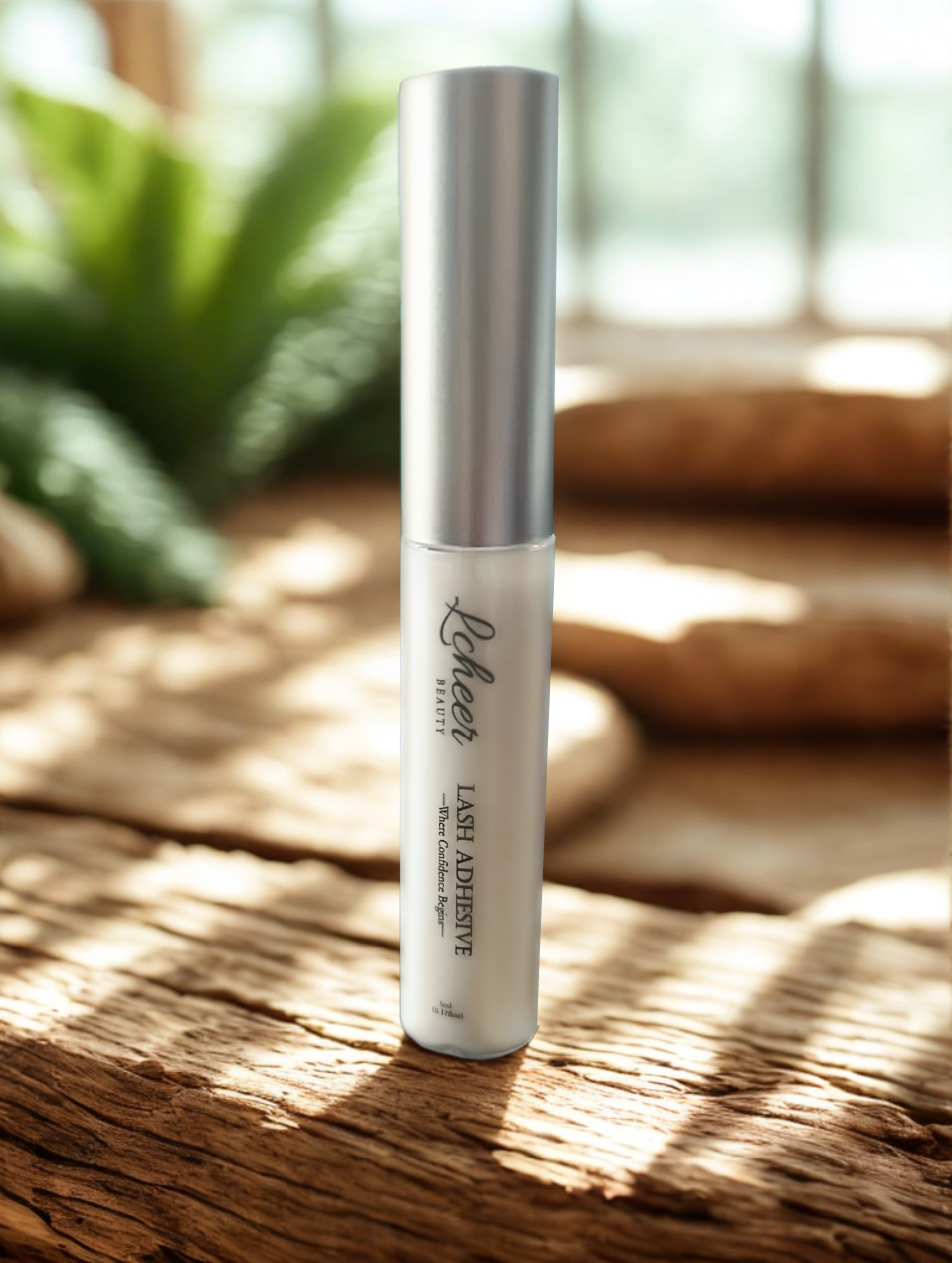 Strong hold eyelash adhesive for strip lashes, waterproof and long-lasting